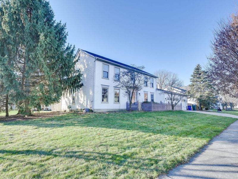 811 Mountainview Drive , Westerville, OH 43081 Photo 2