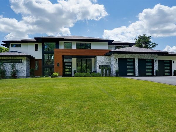 556 Middle Road, Boxborough, MA 01719