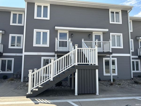 1725 Colonial Drive, Unit 22, Rochester, IN 46975