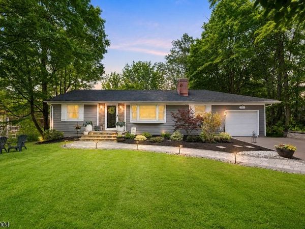 231 Stirling Rd, Watchung, NJ 07069