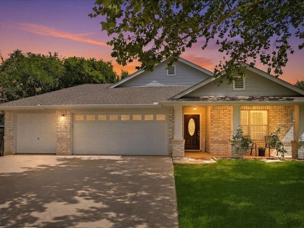 700 Hilltop DR, Leander, TX 78641