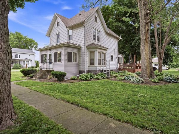 219 N Hickory Street , Wenona, IL 61377