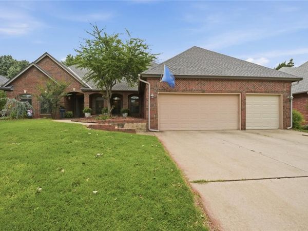 13513 Green Cedar Lane, Oklahoma City, OK 73131