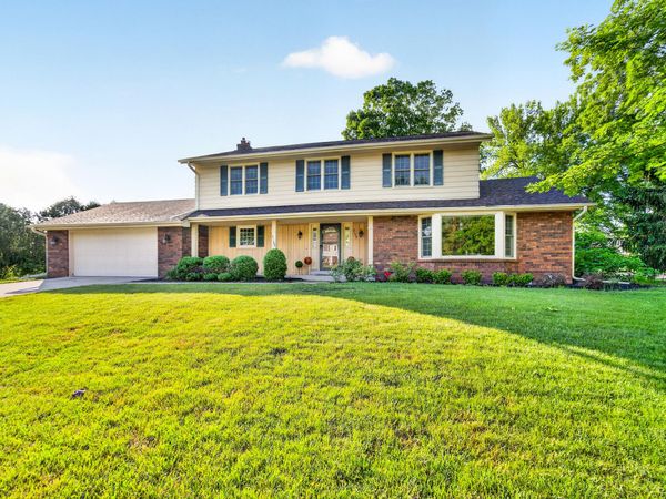 3109 W Fleur De Lis Dr, Mequon, WI 53092