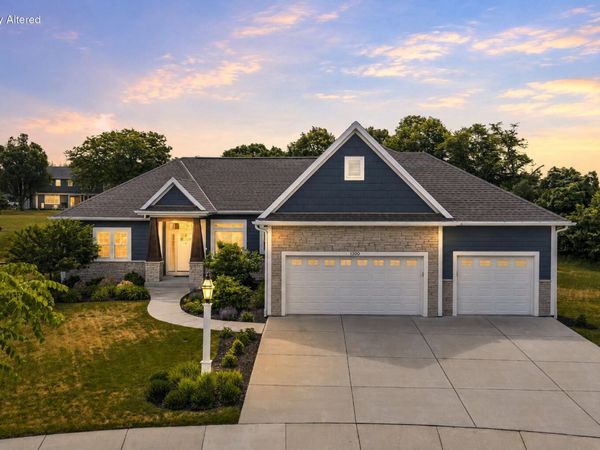 1200 Mohican Trl, Waukesha, WI 53189