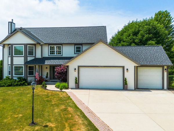 W127S9657 Scott Krause Dr, Muskego, WI 53150