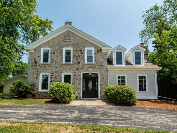 628 Port Washington Rd, Grafton, WI 53024