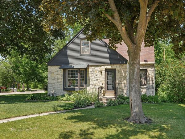 4630 W Cleveland Ave, Milwaukee, WI 53219