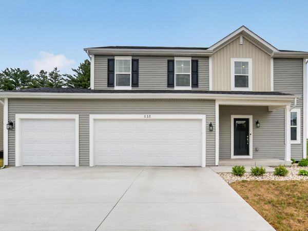 535 Arbor Ridge Dr, Delavan, WI 53115