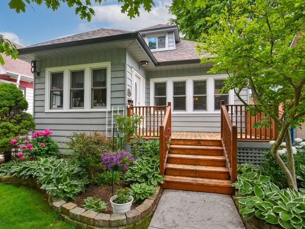 4030 N Larkin St, Shorewood, WI 53211