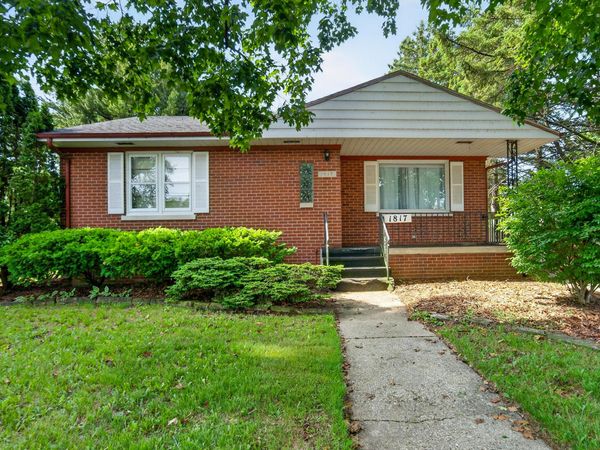 1817 81st St, Kenosha, WI 53143