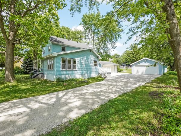 224 Plank Rd, Mukwonago, WI 53149