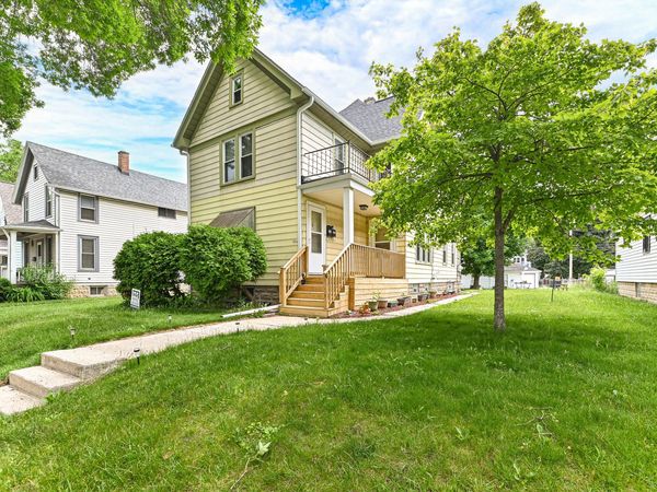 2014 S 79th St, Unit 2016, West Allis, WI 53219