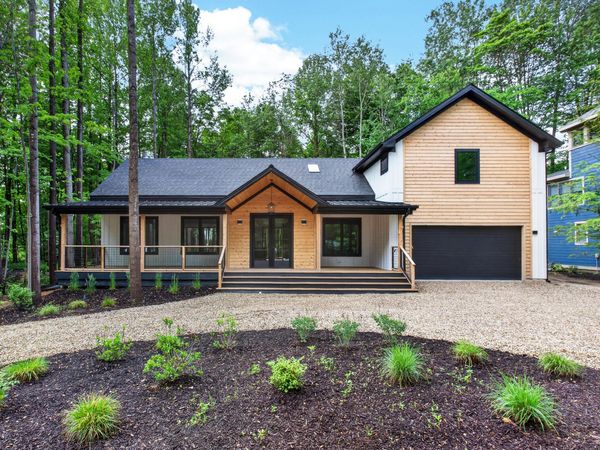 9356 E Locke Road, Union Pier, MI 49129