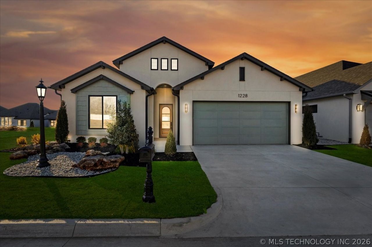1228 N 72nd Street , Broken Arrow, OK 74014 Main Photo