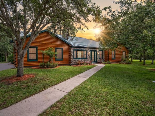 5670 23rd Street SW, Vero Beach, FL 32968