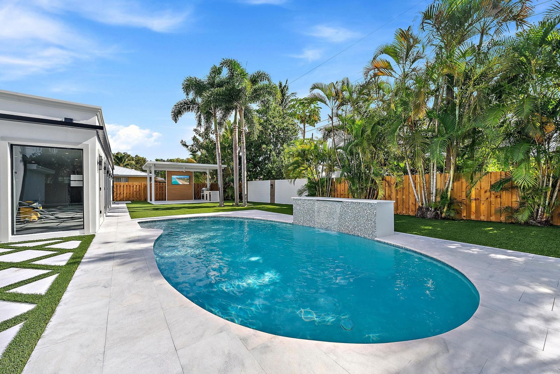 391 W Riverside Drive, Tequesta, FL 33469 Photo