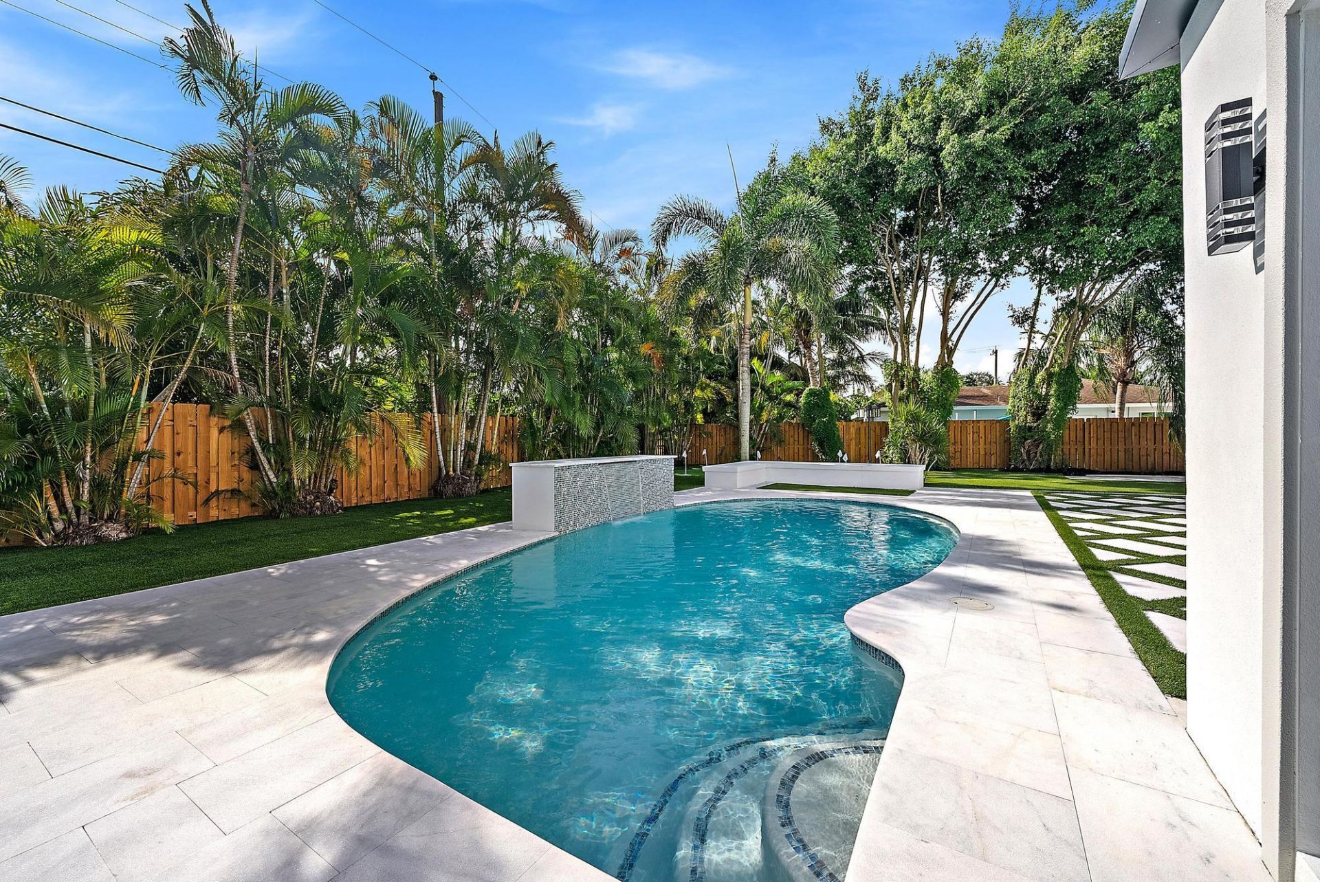 391 W Riverside Drive, Tequesta, FL 33469 Photo