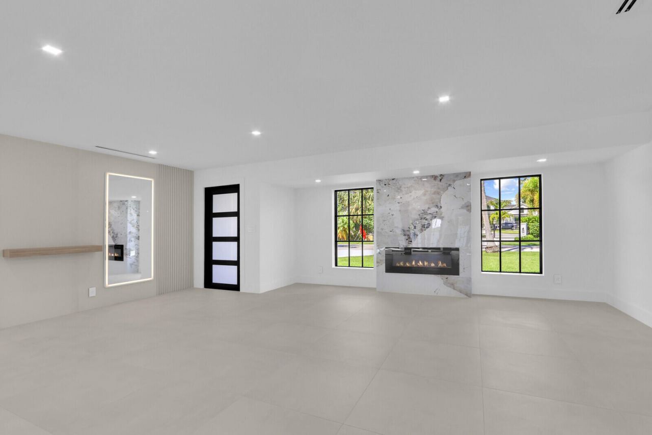 391 W Riverside Drive, Tequesta, FL 33469 Photo