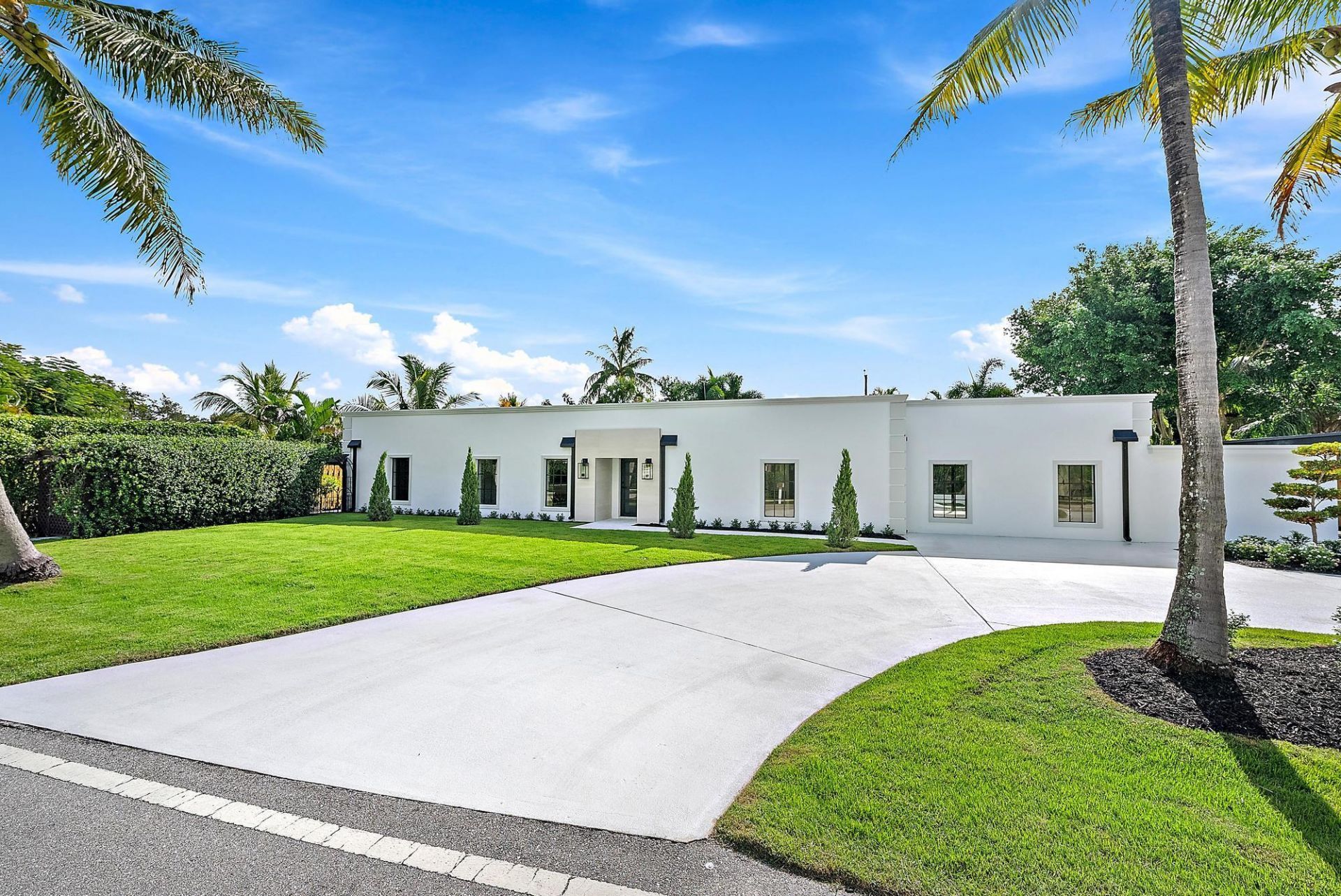 391 W Riverside Drive, Tequesta, FL 33469 Photo