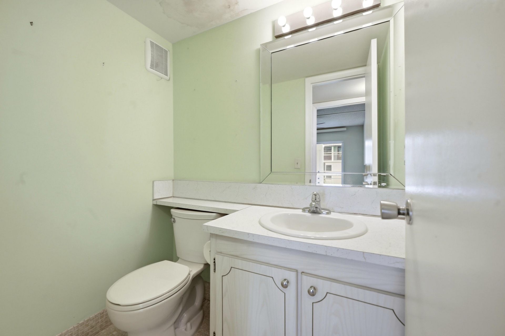 132 Cambridge F, West Palm Beach, FL 33417 Photo