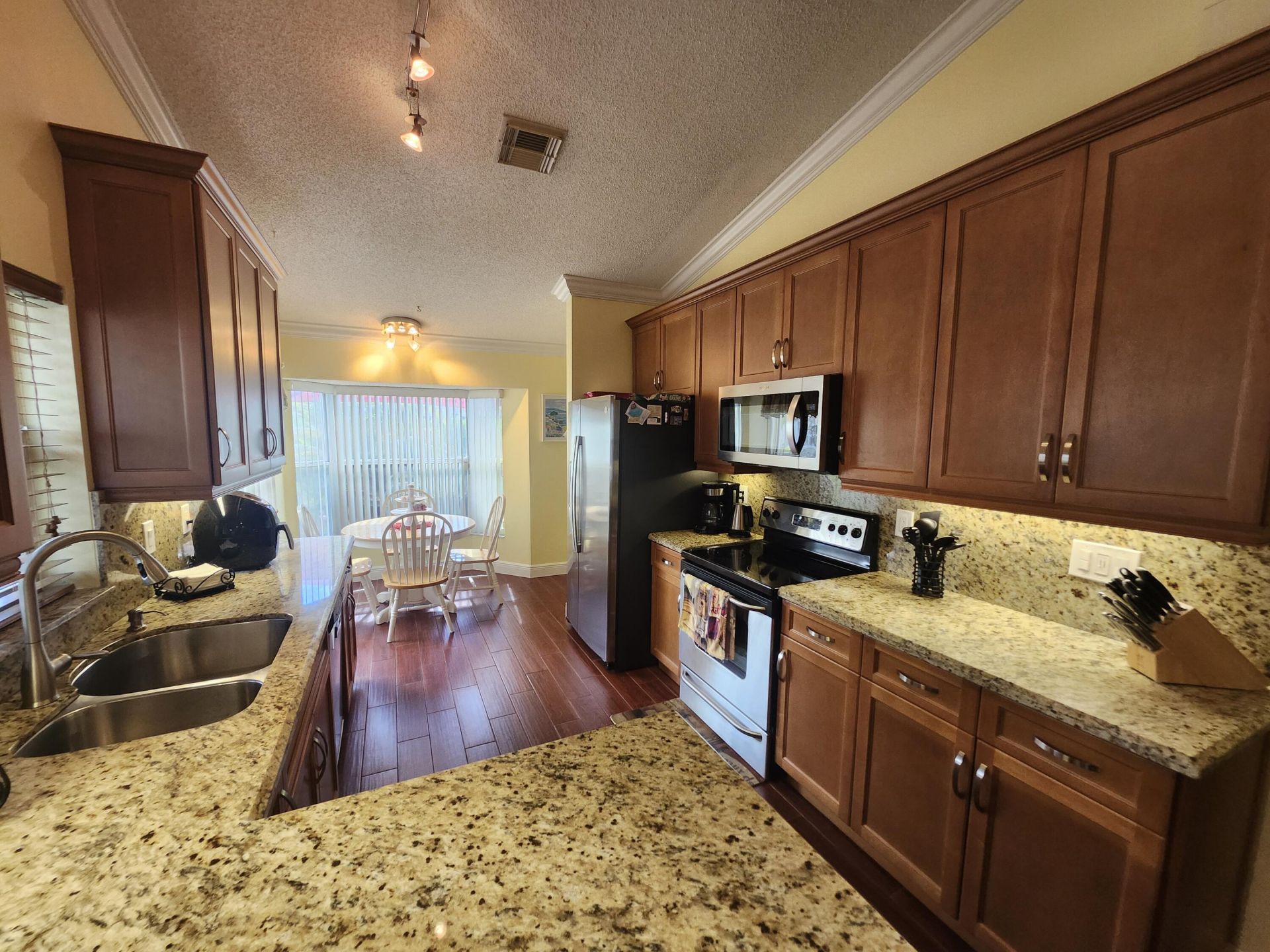 120 NW 189th Avenue Nw, Pembroke Pines, FL 33029 Photo