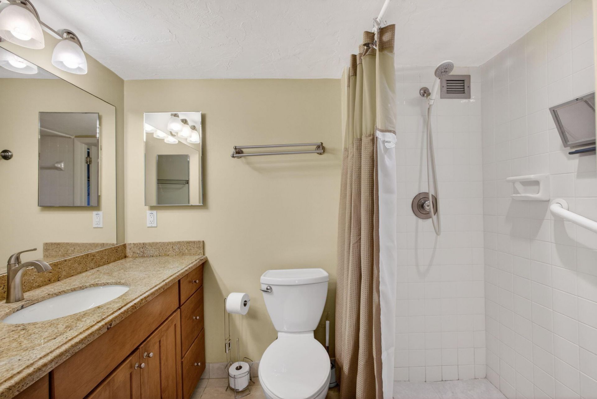145 S Ocean Avenue, Unit 219, Palm Beach Shores, FL 33404 Photo