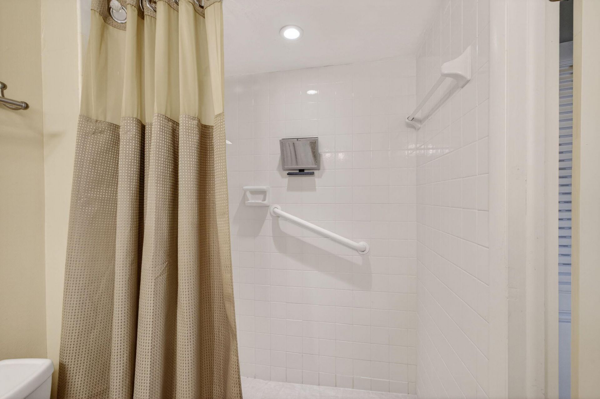 145 S Ocean Avenue, Unit 219, Palm Beach Shores, FL 33404 Photo