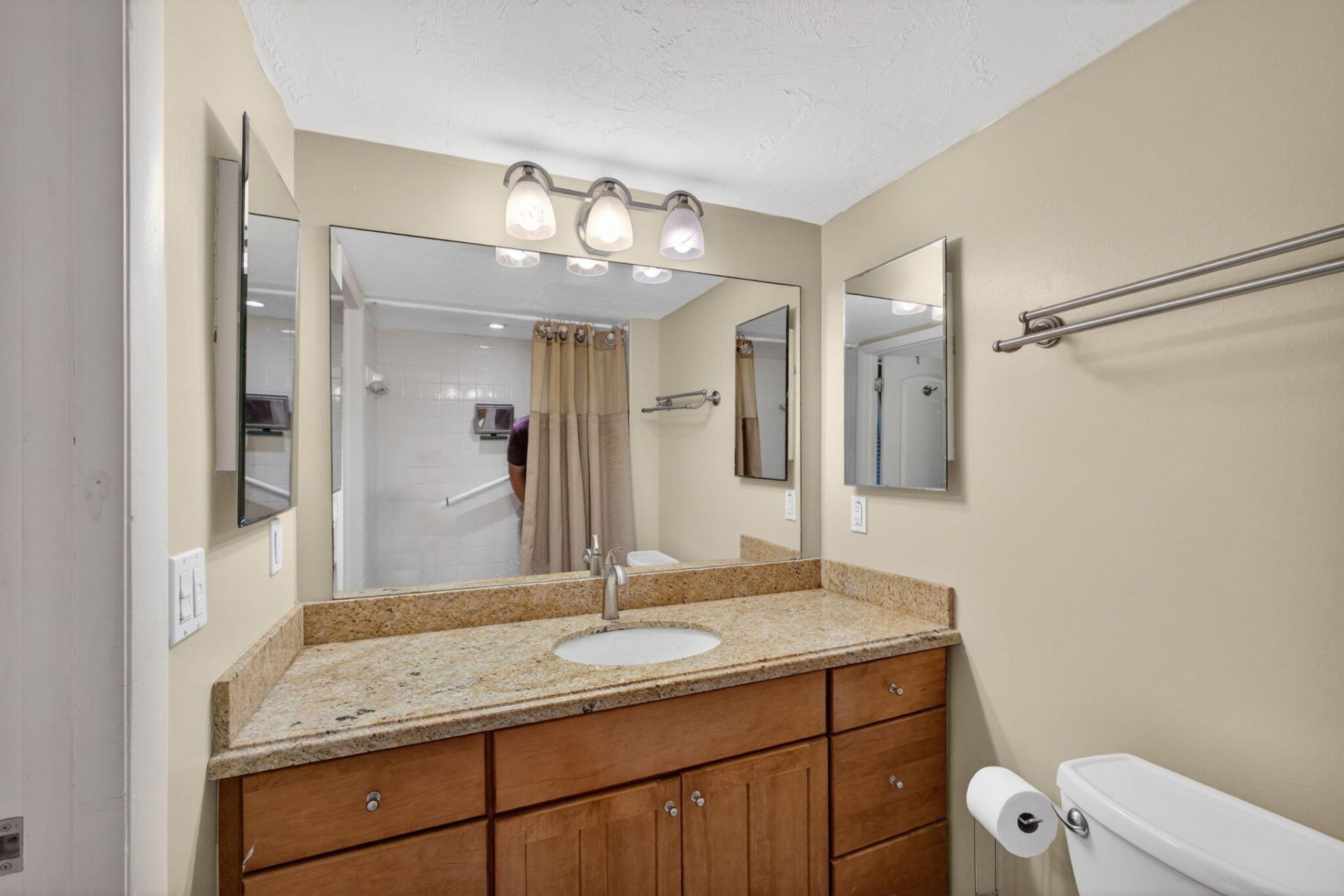 145 S Ocean Avenue, Unit 219, Palm Beach Shores, FL 33404 Photo