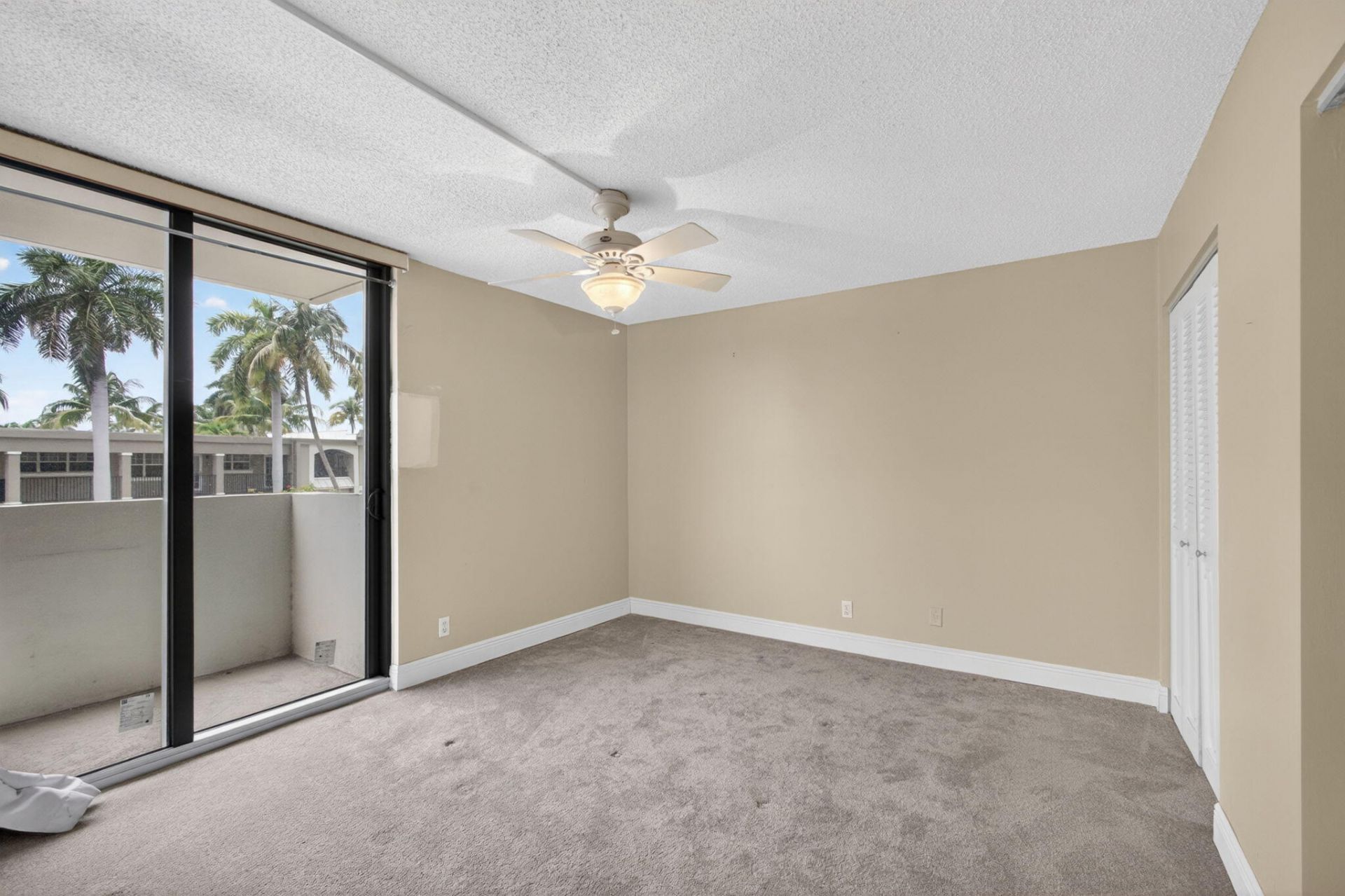 145 S Ocean Avenue, Unit 219, Palm Beach Shores, FL 33404 Photo
