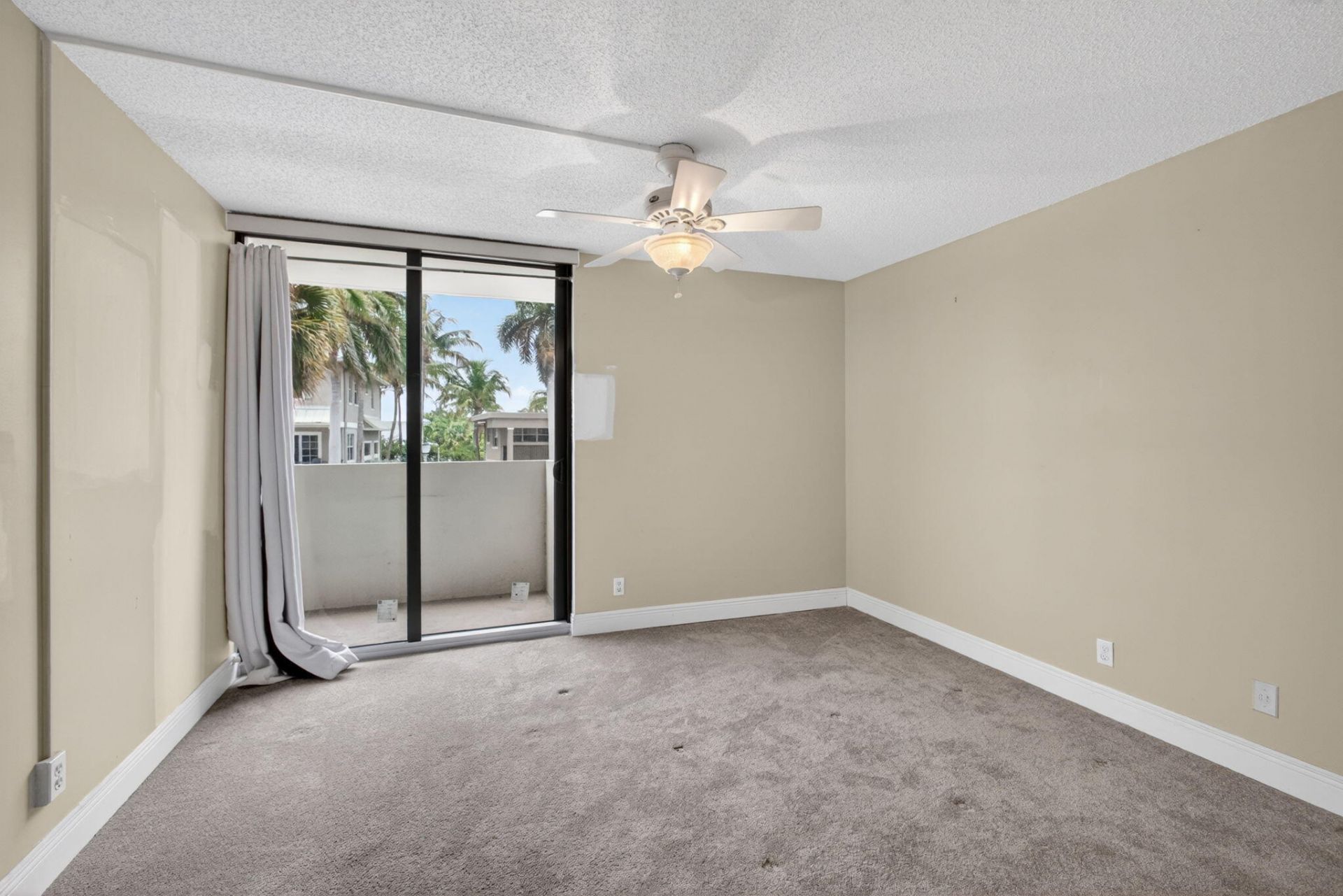 145 S Ocean Avenue, Unit 219, Palm Beach Shores, FL 33404 Photo