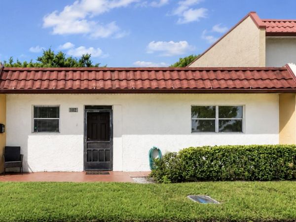 102 Lake Anne Drive, West Palm Beach, FL 33411