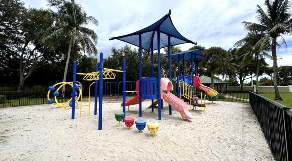 1025 Grove Park Circle, Boynton Beach, FL 33436 Photo