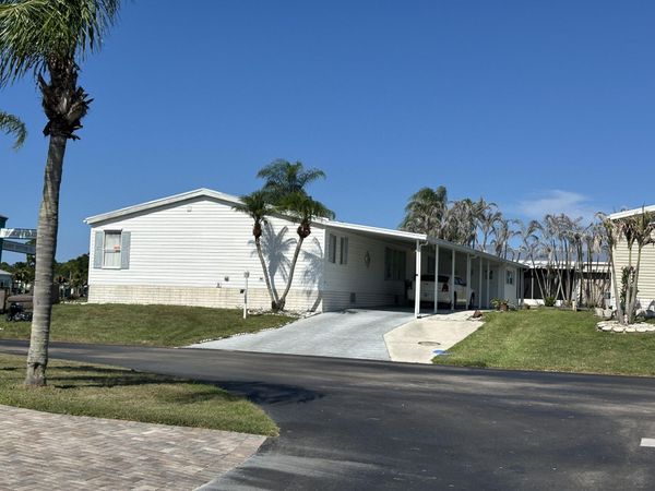 555 Tropical Isles Circle, Fort Pierce, FL 34982