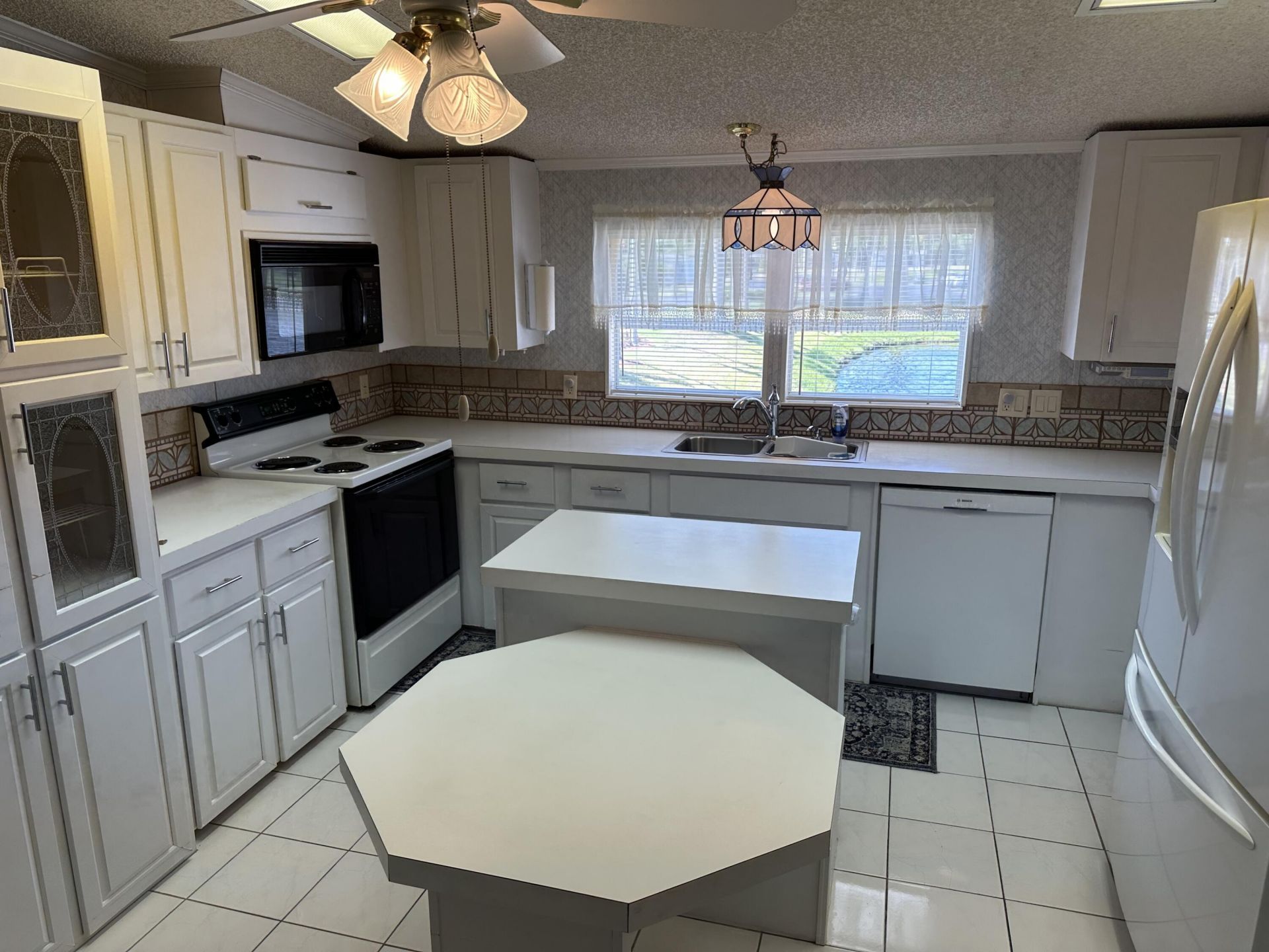 555 Tropical Isles Circle, Fort Pierce, FL 34982 Photo