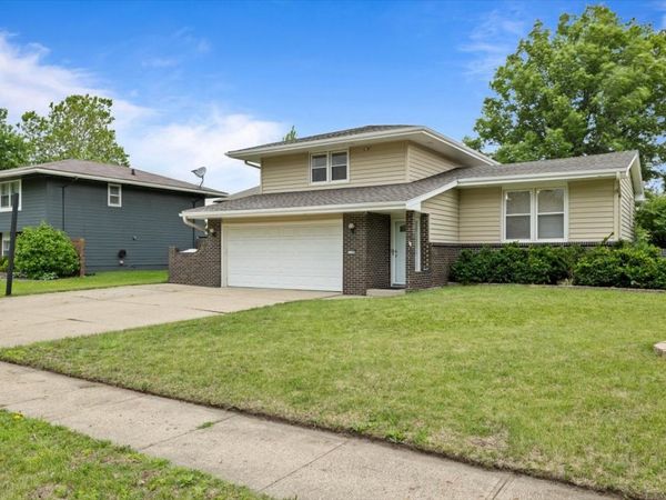 1706 NW 10th Street , Ankeny, IA 50023