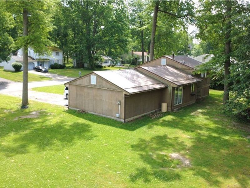 117 Dennis Drive, Cortland, OH 44410 Photo 12