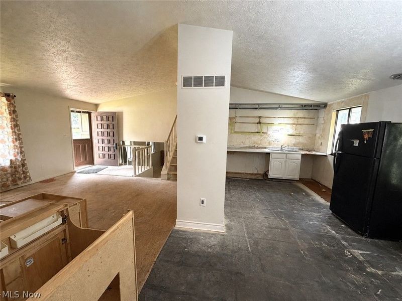 117 Dennis Drive, Cortland, OH 44410 Photo 5