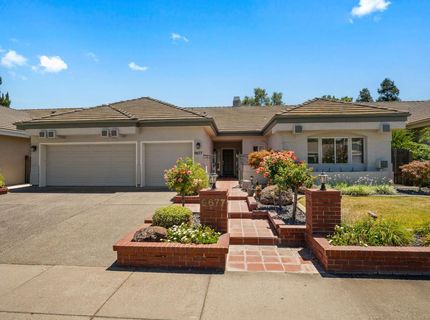 9677 Soaring Oaks Dr, Elk Grove, CA 95758 Photo