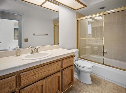 9677 Soaring Oaks Dr, Elk Grove, CA 95758 Photo