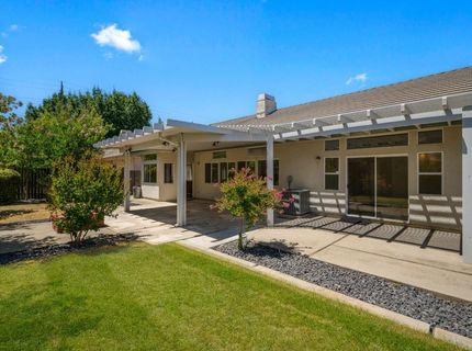 9677 Soaring Oaks Dr, Elk Grove, CA 95758 Photo