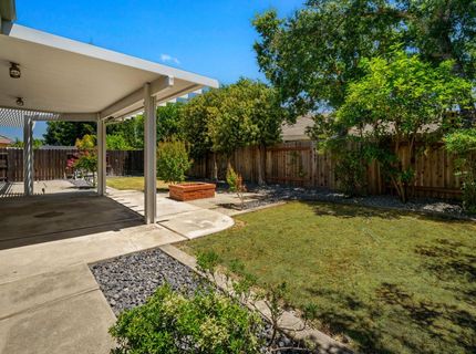 9677 Soaring Oaks Dr, Elk Grove, CA 95758 Photo