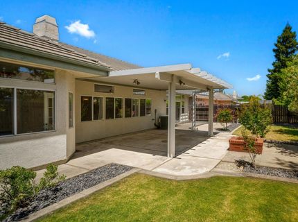 9677 Soaring Oaks Dr, Elk Grove, CA 95758 Photo