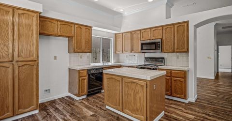 9677 Soaring Oaks Dr, Elk Grove, CA 95758 Photo