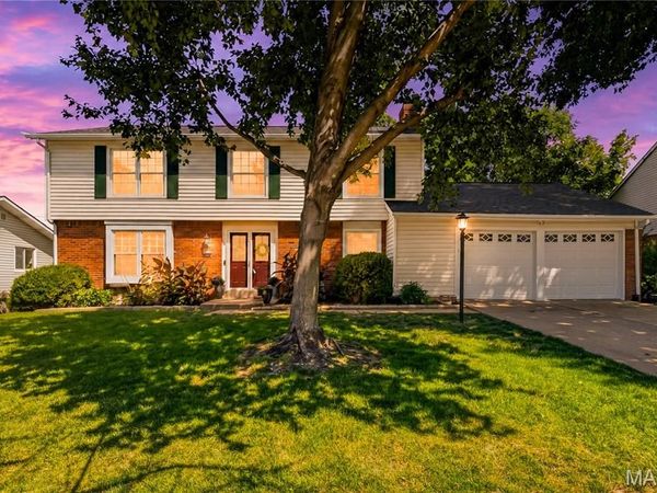 11747 Summerhaven Drive, St Louis, MO 63146