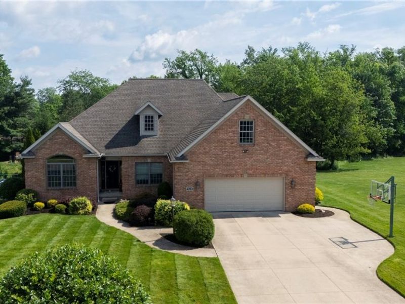 923 Mesa Verde Drive, Barberton, OH 44203 Photo 1