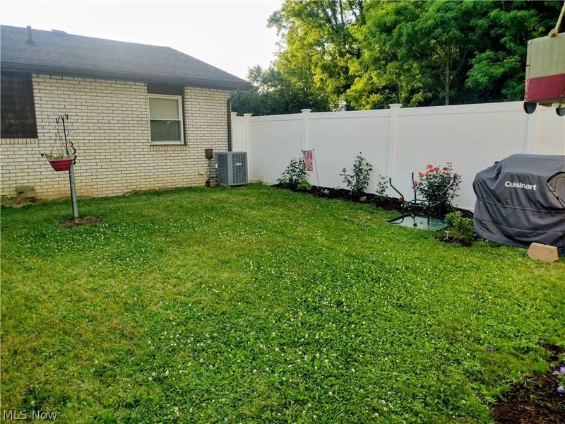 1055 Kerns Drive NE, Bolivar, OH 44612 Photo 4