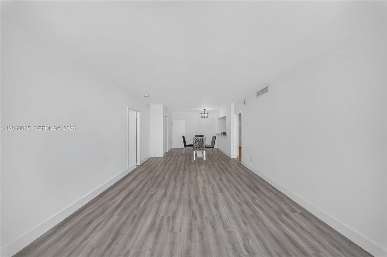 5600 Collins Ave , Unit 7W, Miami Beach, FL 33140 Photo