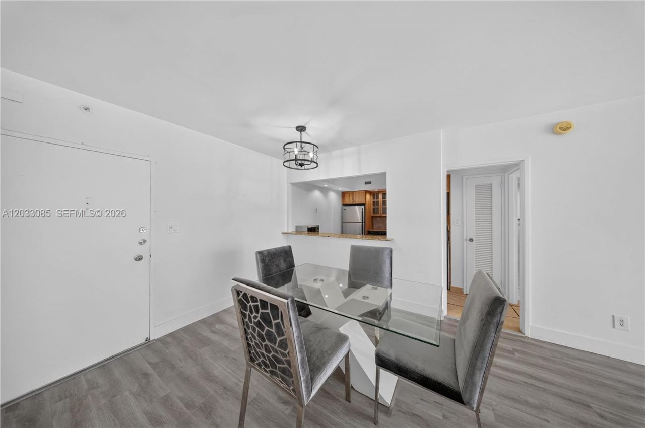 5600 Collins Ave , Unit 7W, Miami Beach, FL 33140 Photo