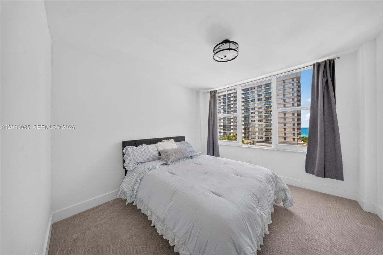 5600 Collins Ave , Unit 7W, Miami Beach, FL 33140 Photo